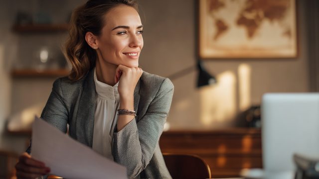 Modernes Tech-Arbeitsumfeld — symbolisiert vertrauenswürdige Datenschutzpraxis
